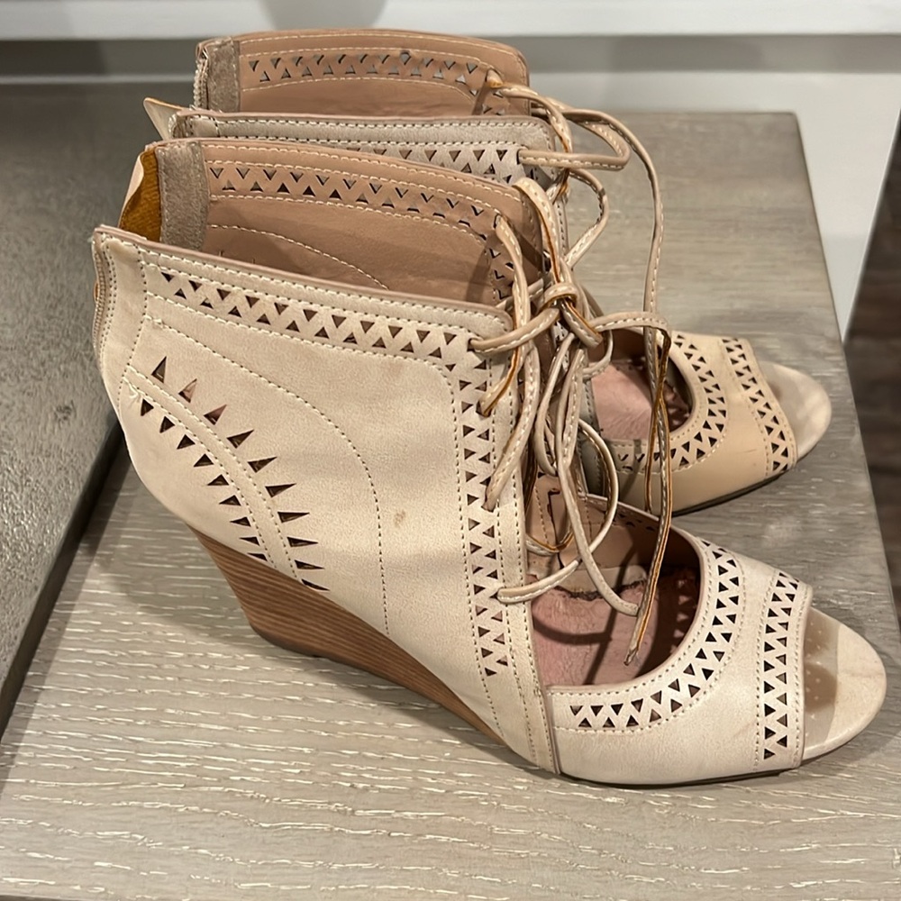 Super Cute Wedges - image 4